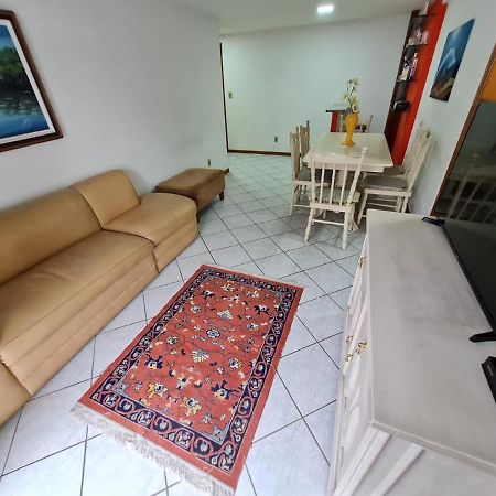 Apt Encantador Centro Guarapari, Completo, 50 M Da Praia Exterior photo
