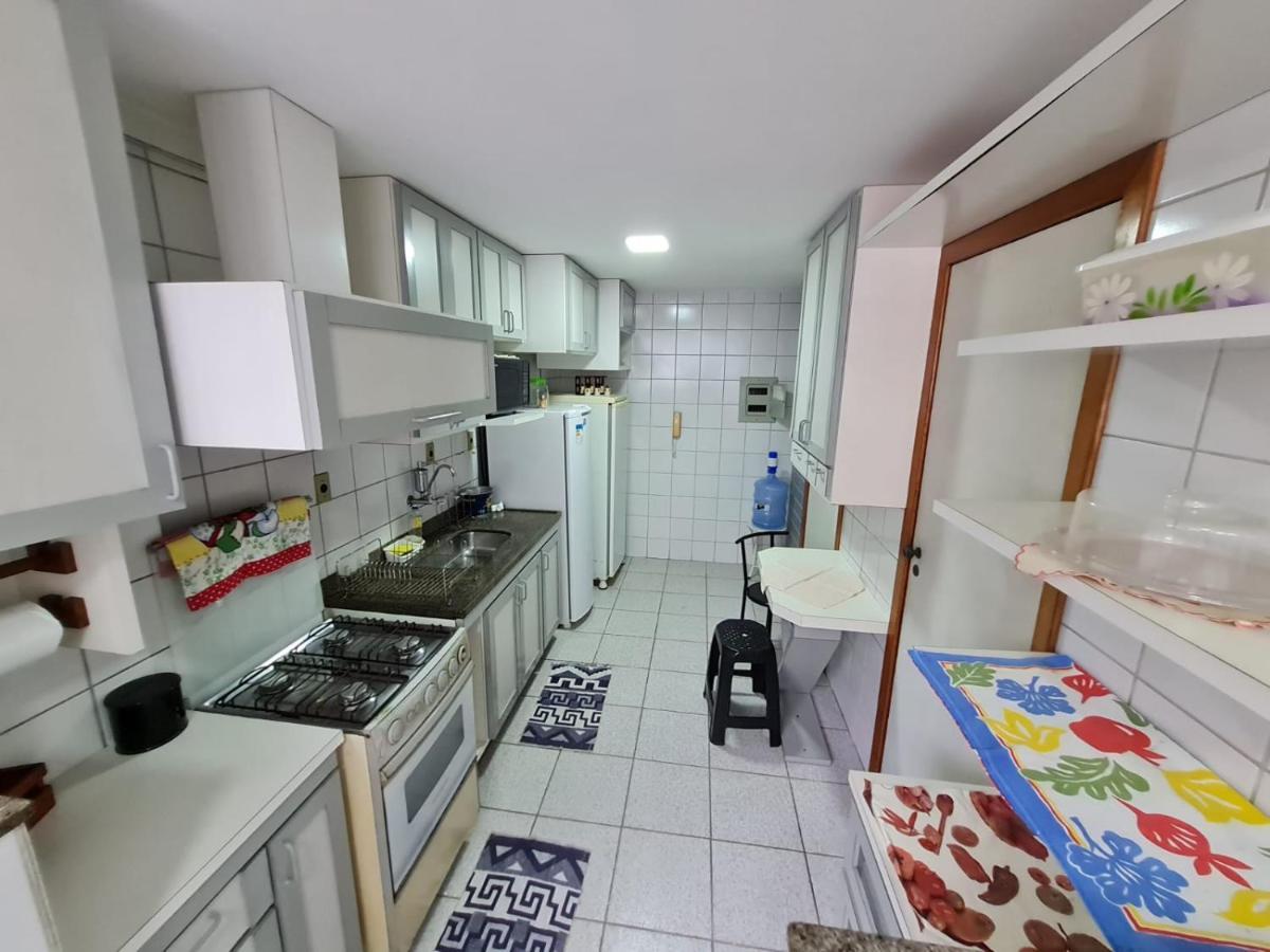 Apt Encantador Centro Guarapari, Completo, 50 M Da Praia Exterior photo